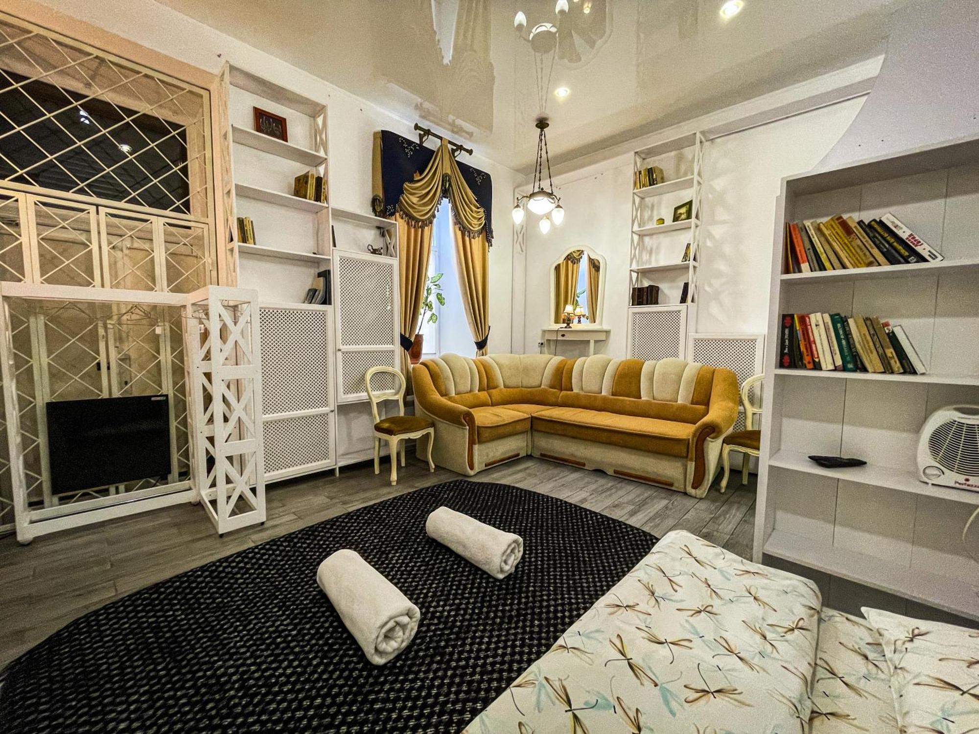 Апартаменты В Центре Возле Набережной Krementschuk Exterior foto