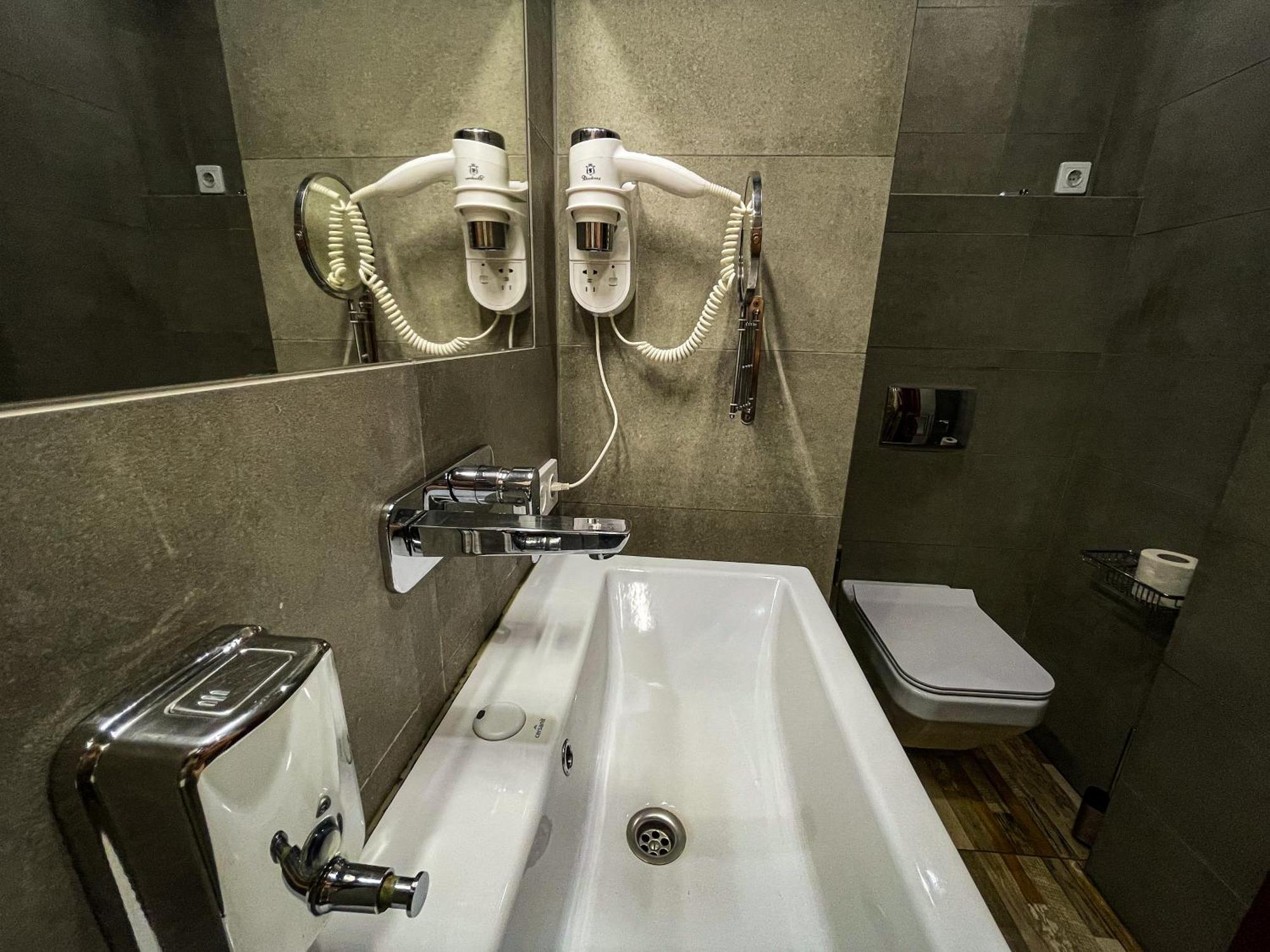 Апартаменты В Центре Возле Набережной Krementschuk Zimmer foto