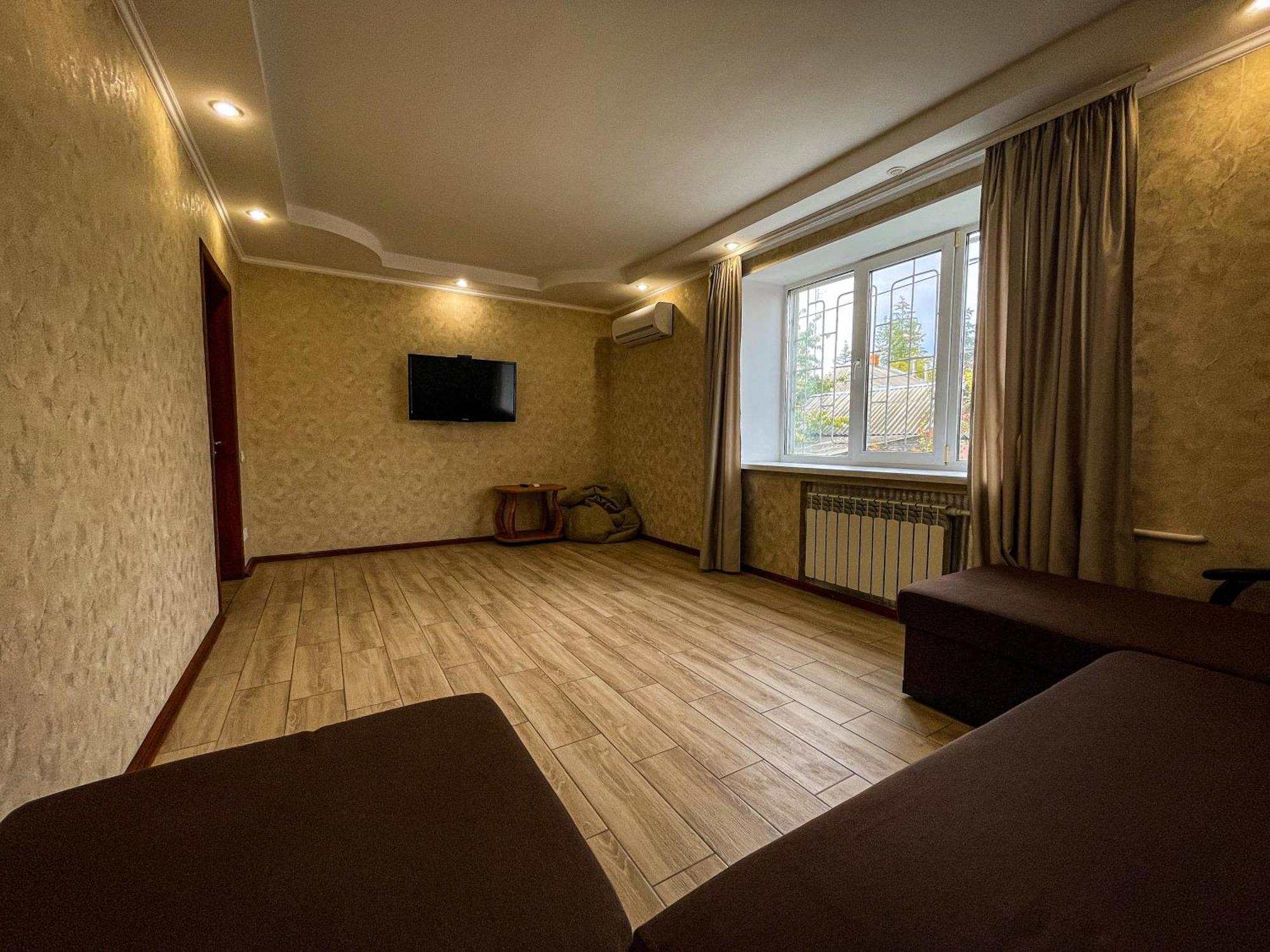 Апартаменты В Центре Возле Набережной Krementschuk Exterior foto