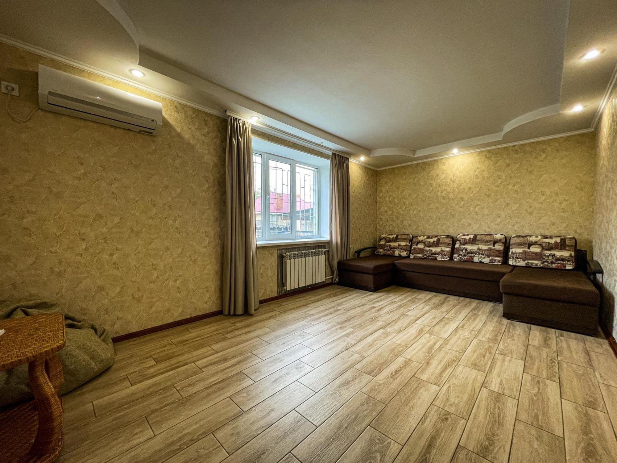 Апартаменты В Центре Возле Набережной Krementschuk Exterior foto